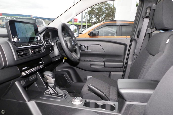 2025 Mitsubishi Triton GLX