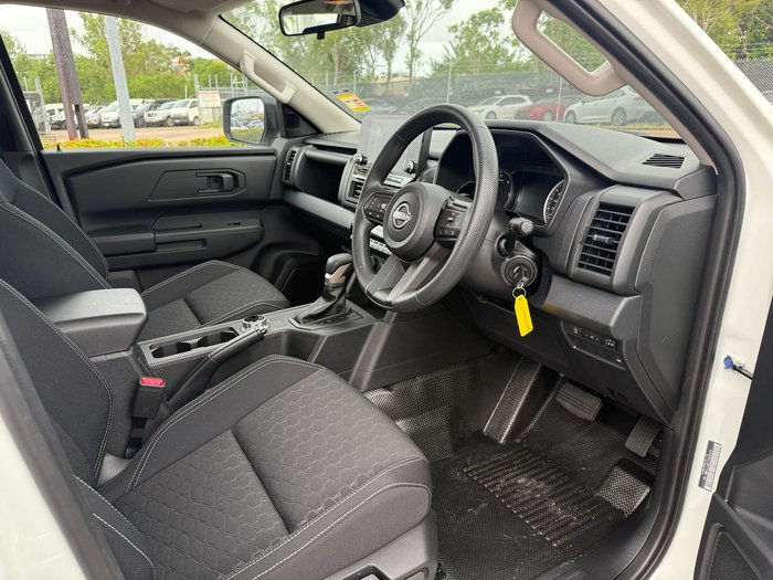 2025 Nissan Navara SL