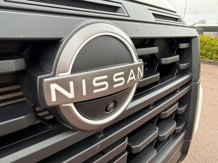 2025 Nissan Navara SL