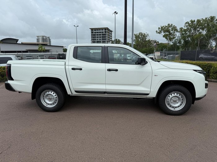 2025 Nissan Navara SL