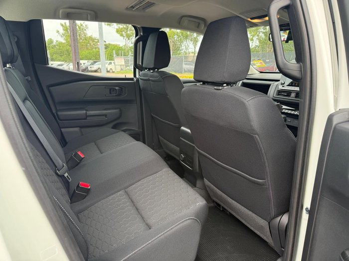 2025 Nissan Navara SL