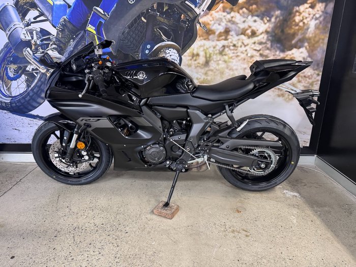 2025 Yamaha YZF-R7LA Grey