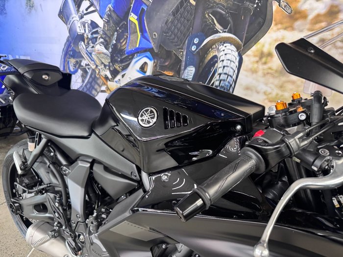 2025 Yamaha YZF-R7LA Grey