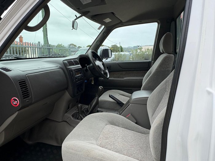 2012 Nissan Patrol DX