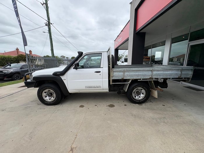 2012 Nissan Patrol DX