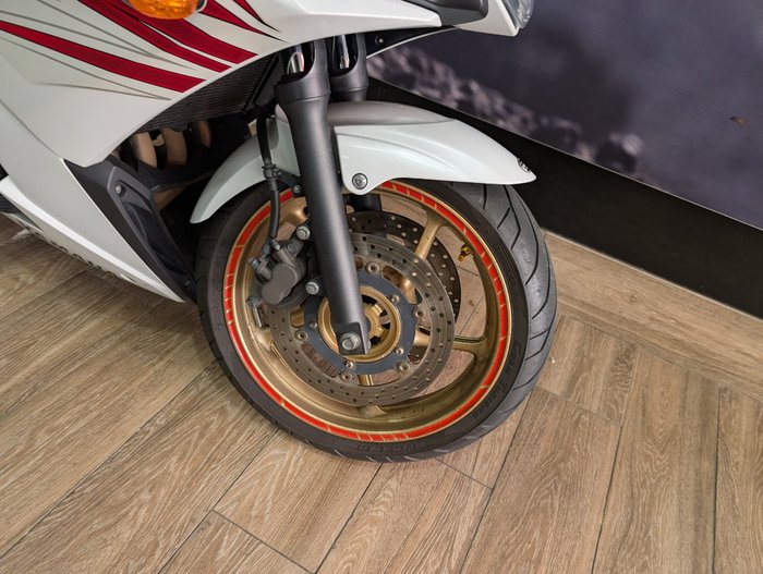 2010 Yamaha FZ6R WHITE