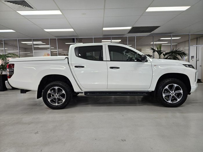 2019 Mitsubishi Triton GLX ADAS