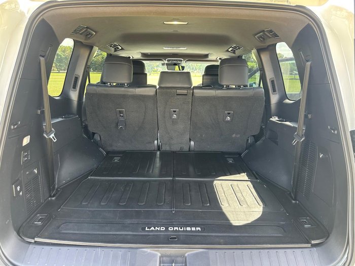 2024 Toyota Landcruiser Sahara