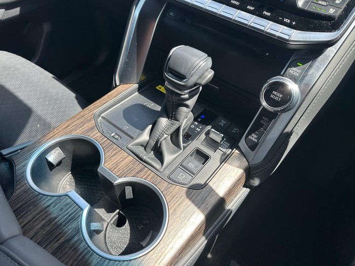 2024 Toyota Landcruiser Sahara