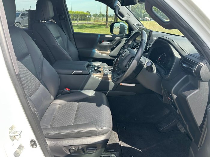 2024 Toyota Landcruiser Sahara