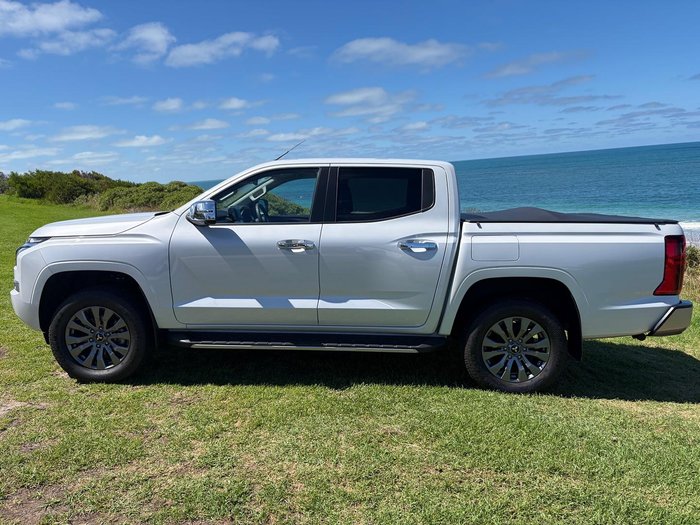 2024 Mitsubishi Triton GLS
