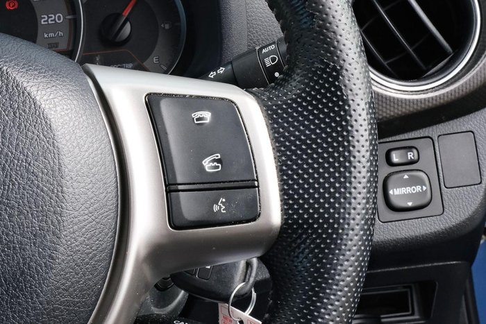 2015 Toyota Yaris ZR