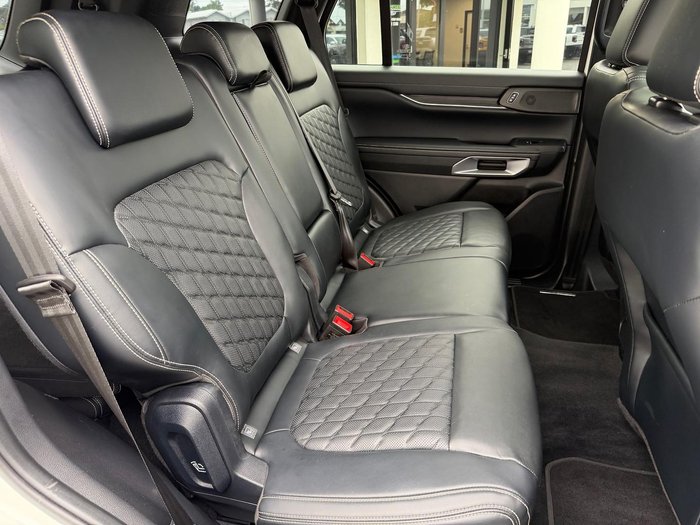 2024 Ford Everest Platinum