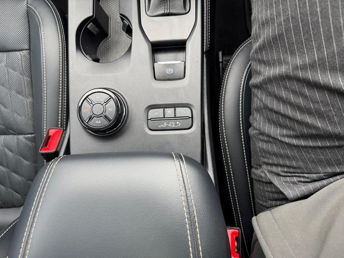 2024 Ford Everest Platinum