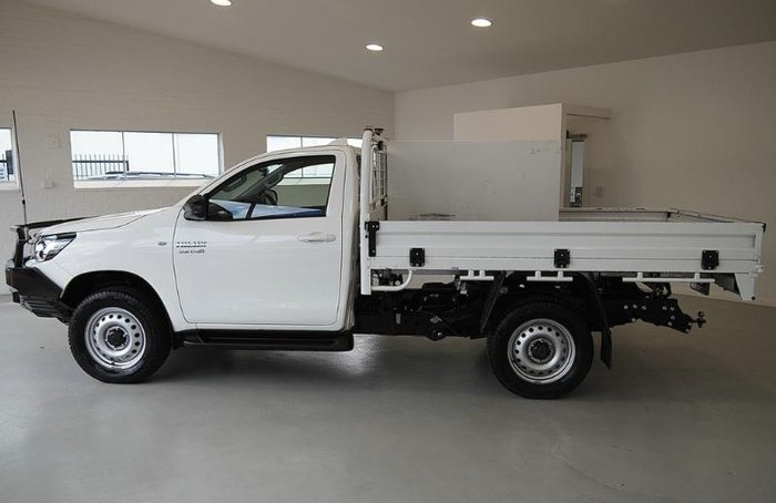 2024 Toyota Hilux SR