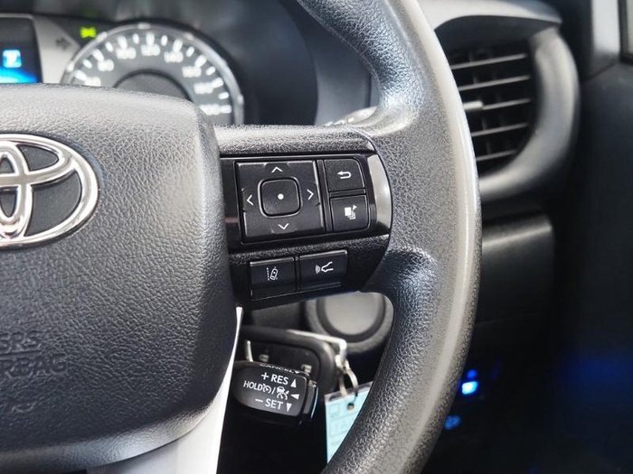 2024 Toyota Hilux SR