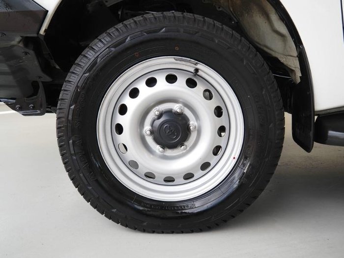 2024 Toyota Hilux SR