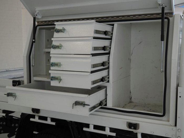 2024 Toyota Hilux SR