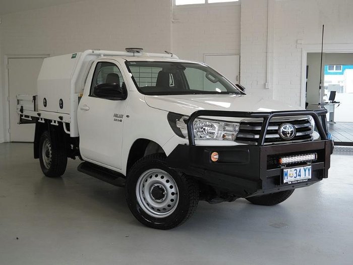 2024 Toyota Hilux SR