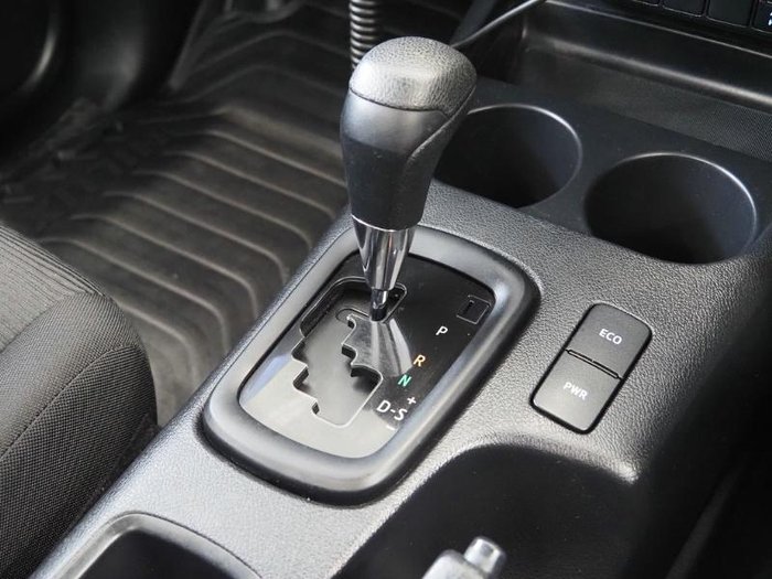 2024 Toyota Hilux SR