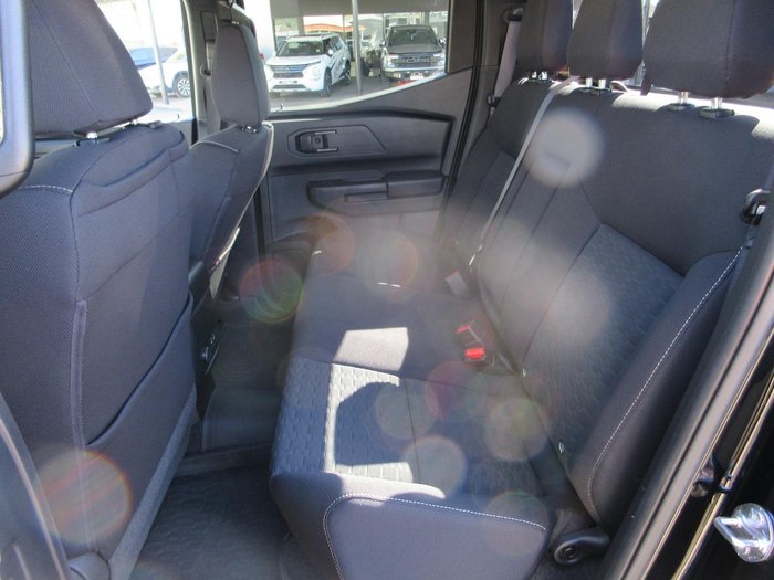 2025 Mitsubishi Triton GLX-R