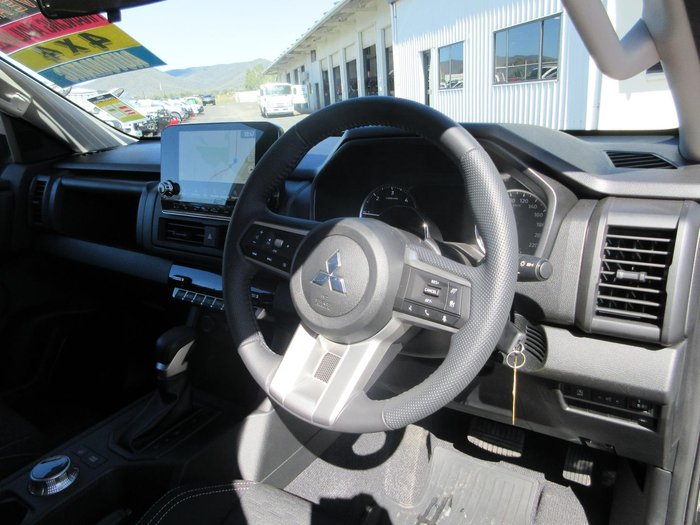 2025 Mitsubishi Triton GLX-R