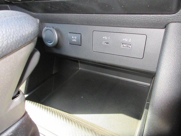 2025 Mitsubishi Triton GLX-R