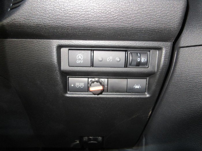 2025 Mitsubishi Triton GLX-R