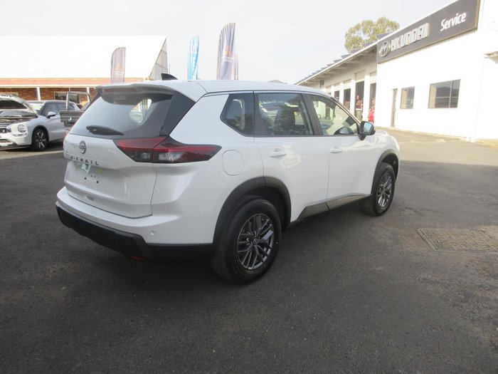 2026 Nissan X-TRAIL ST