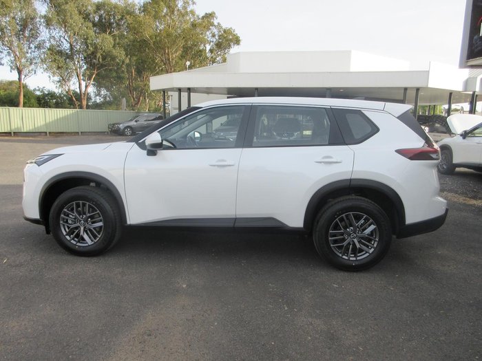 2026 Nissan X-TRAIL ST