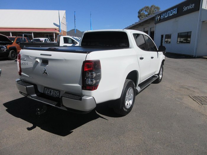 2022 Mitsubishi Triton GLX+