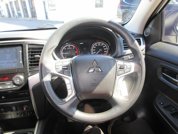 2022 Mitsubishi Triton GLX+