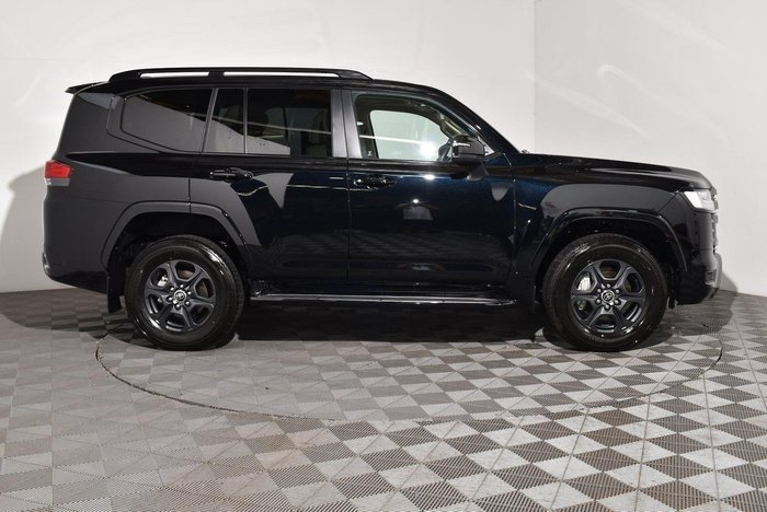 2025 Toyota Landcruiser Sahara ZX