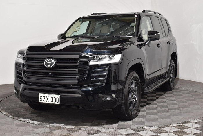 2025 Toyota Landcruiser Sahara ZX