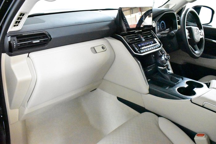 2025 Toyota Landcruiser Sahara ZX