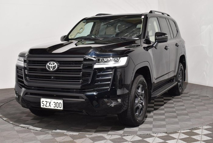 2025 Toyota Landcruiser Sahara ZX