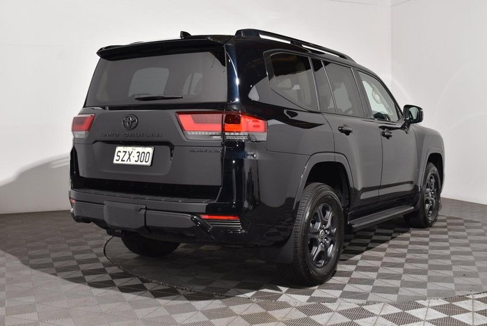 2025 Toyota Landcruiser Sahara ZX