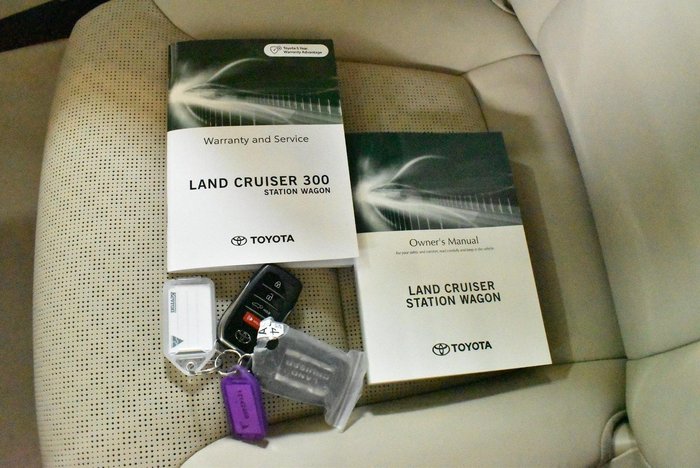 2025 Toyota Landcruiser Sahara ZX