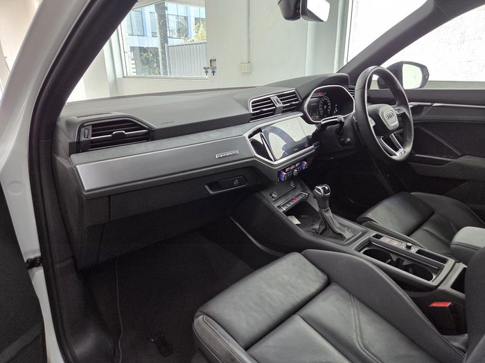 2022 Audi Q3 40 TFSI S line