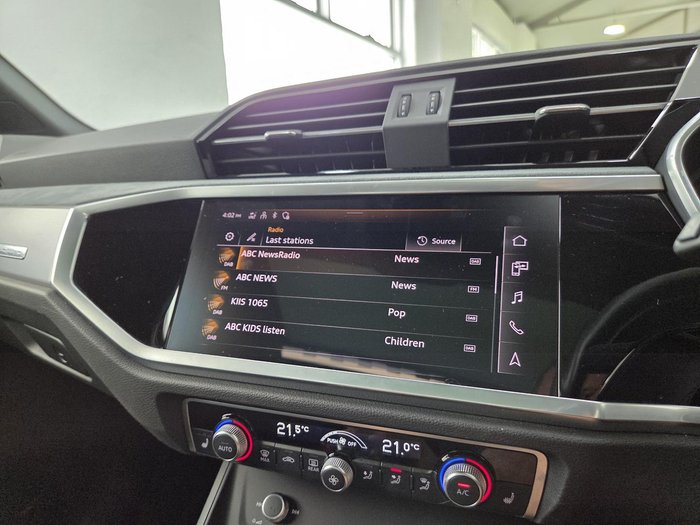 2022 Audi Q3 40 TFSI S line