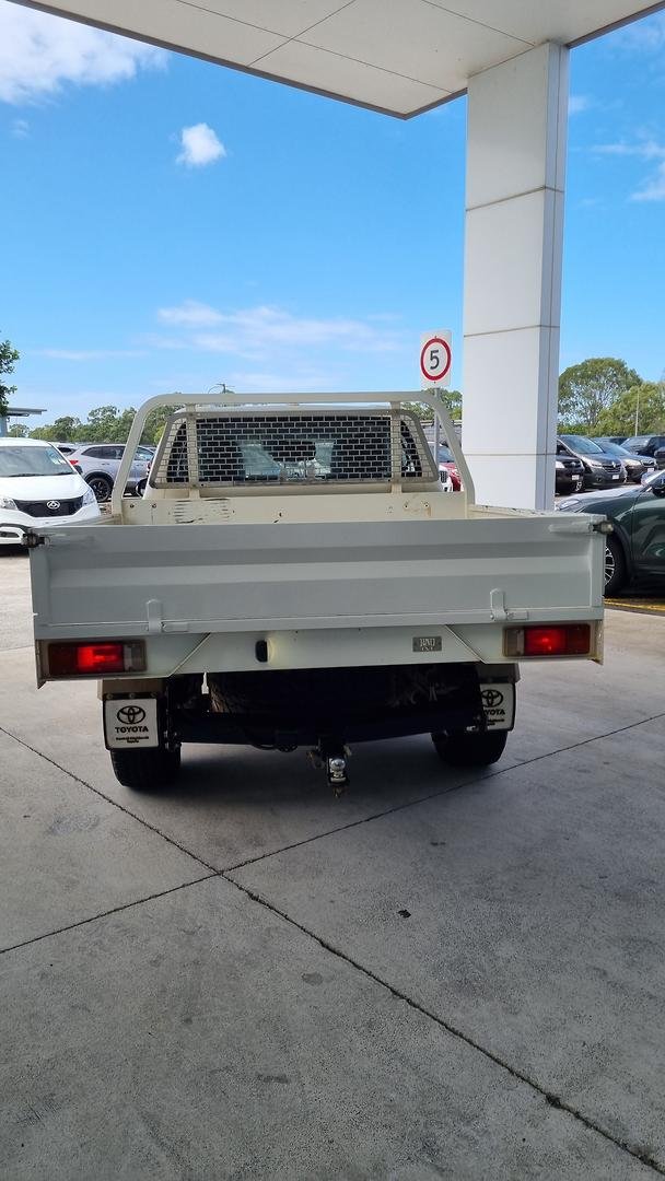 2022 Toyota Hilux SR