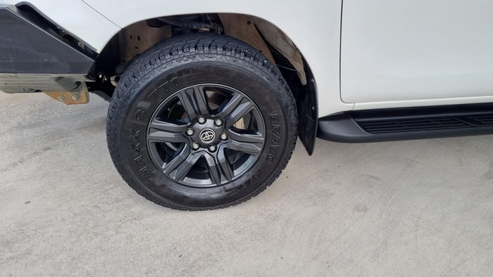 2022 Toyota Hilux SR