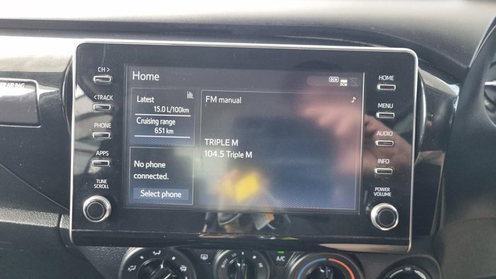 2022 Toyota Hilux SR