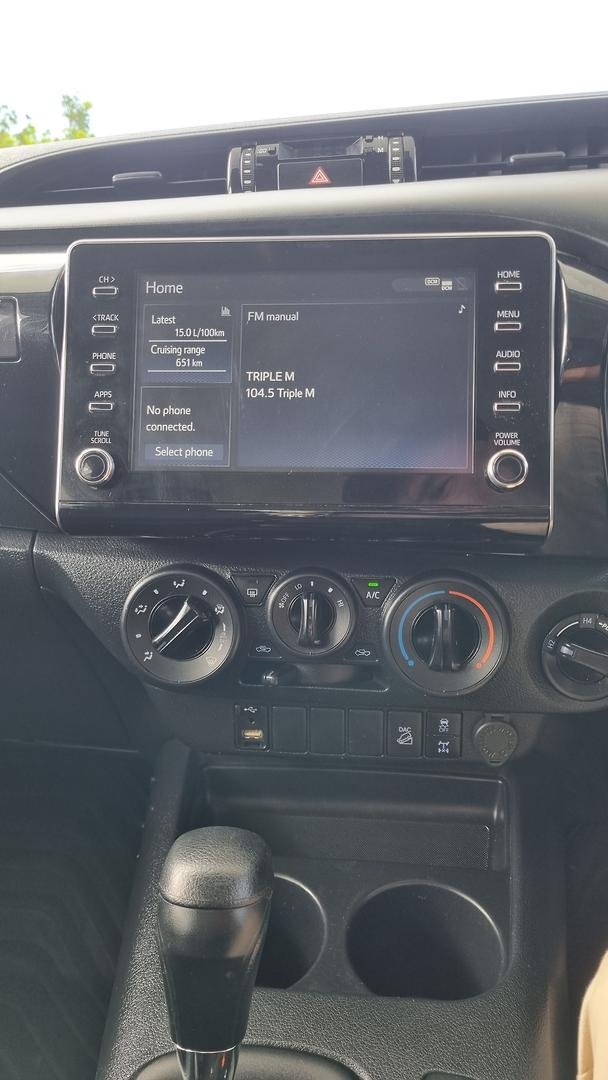 2022 Toyota Hilux SR