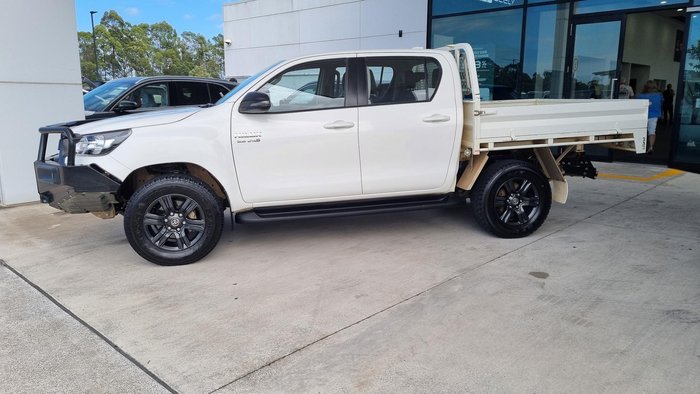 2022 Toyota Hilux SR