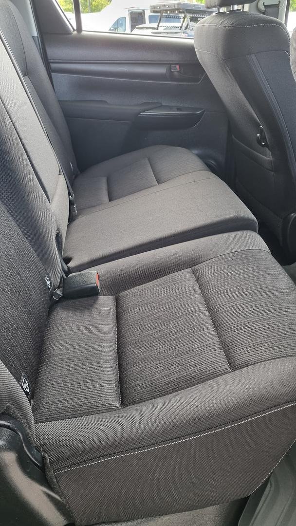 2022 Toyota Hilux SR