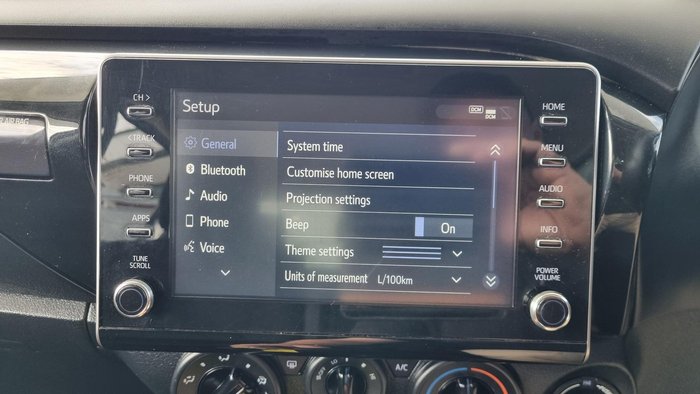 2022 Toyota Hilux SR