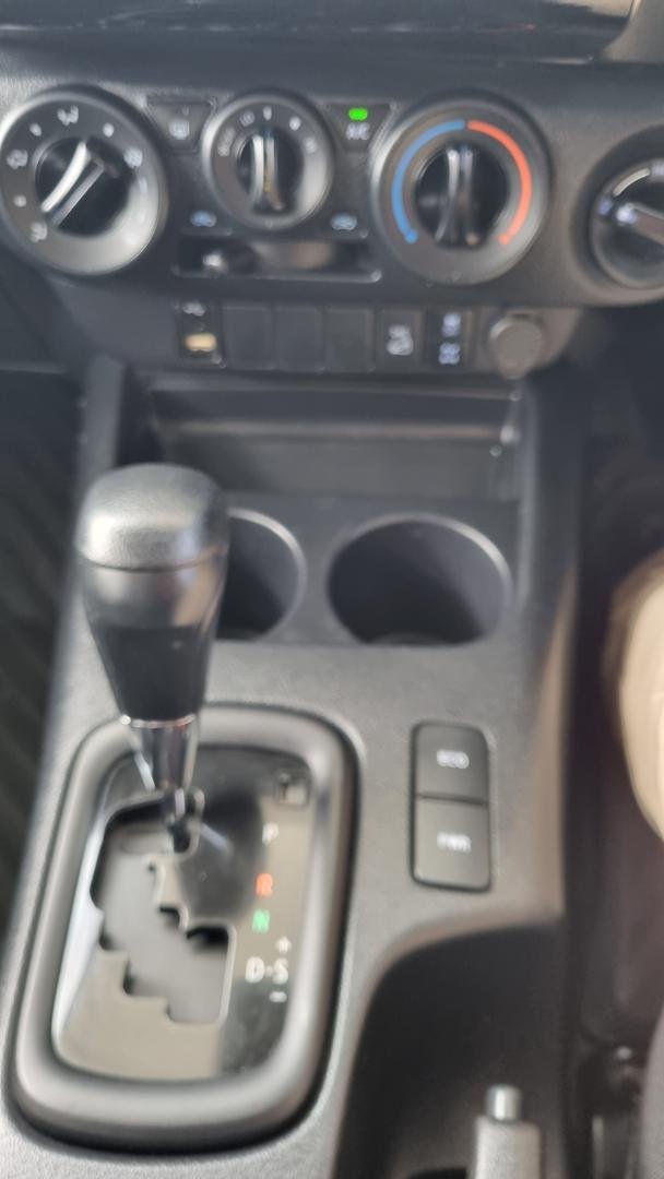 2022 Toyota Hilux SR