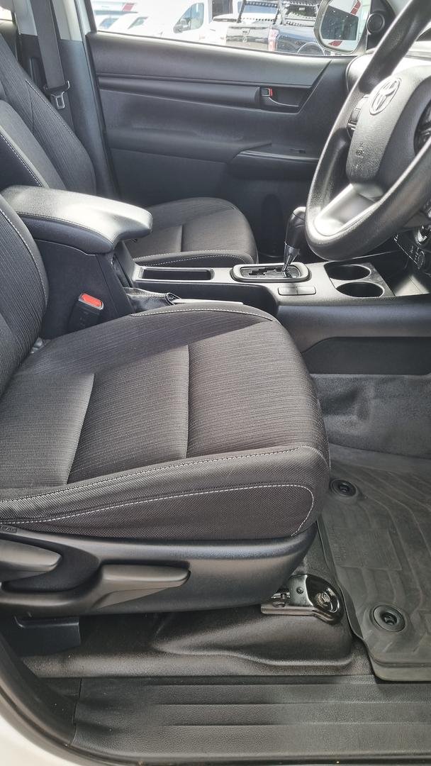 2022 Toyota Hilux SR