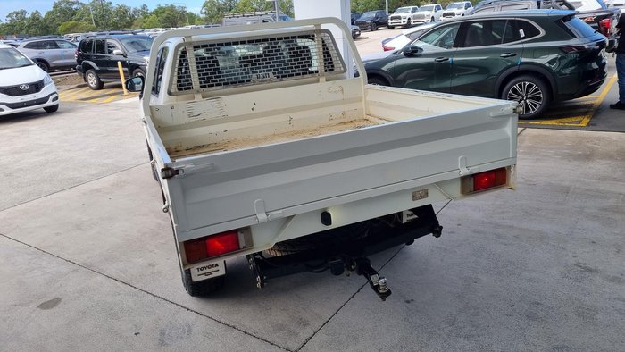 2022 Toyota Hilux SR